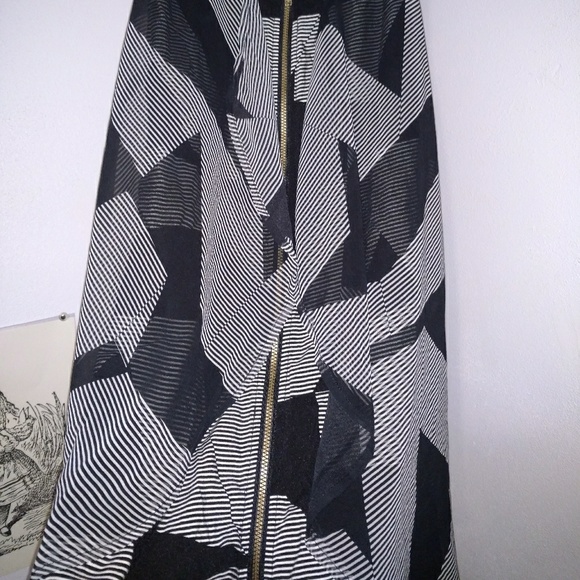 Super cool flutter dress - Picture 7 of 8